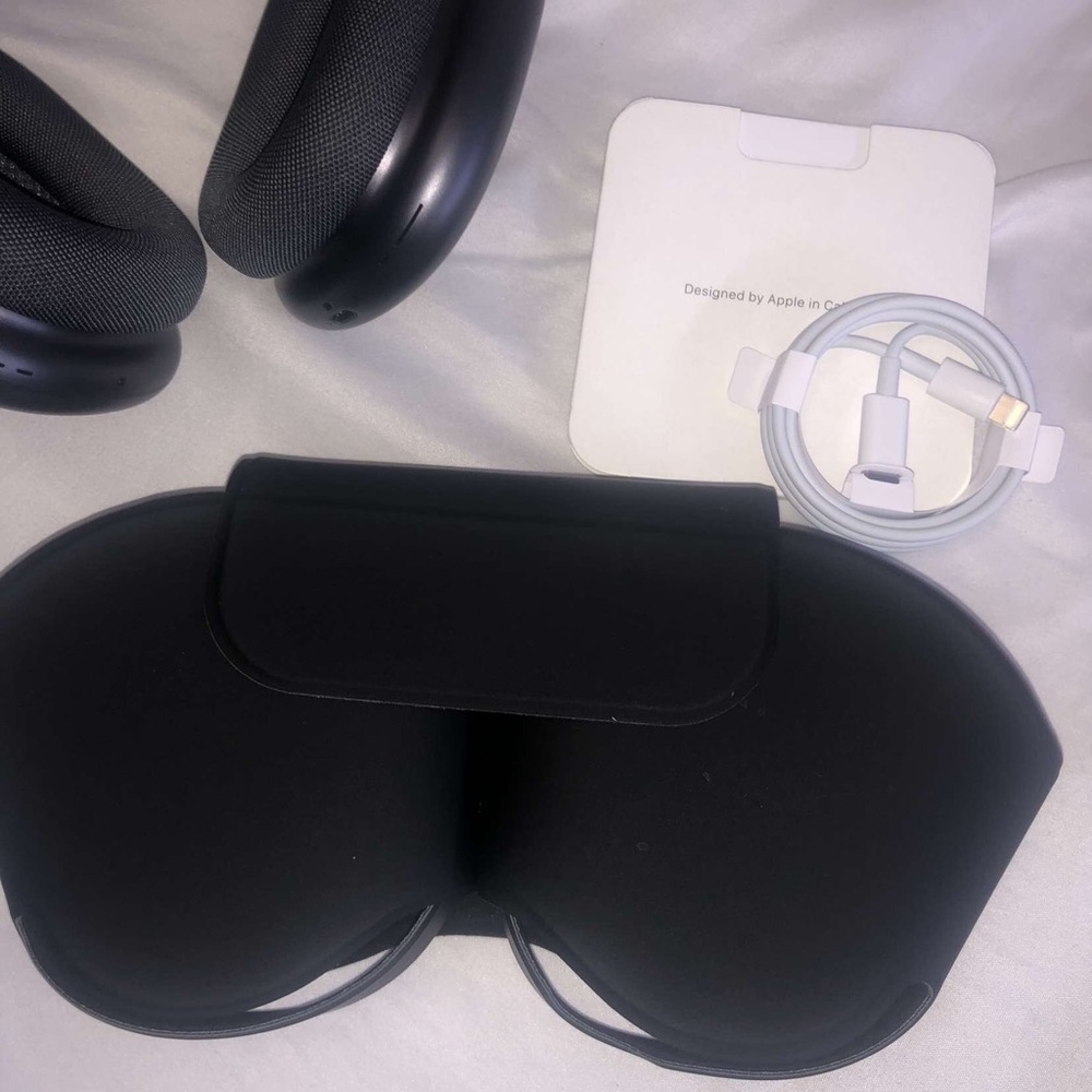 Apple airpodmax space grey